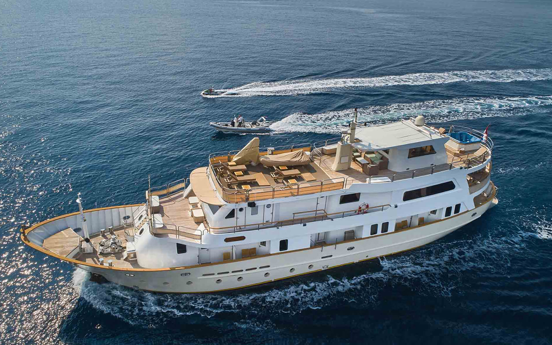 130' Botique Yacht