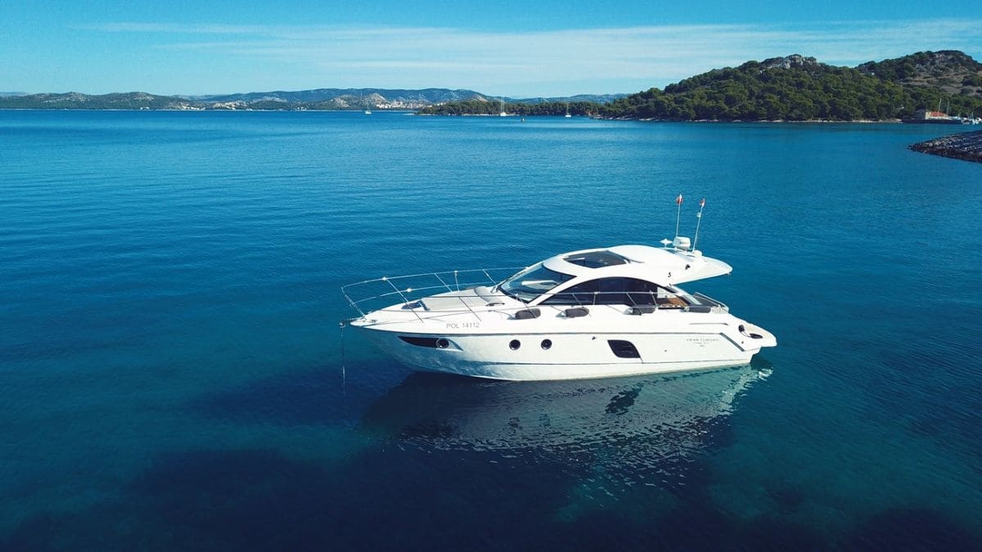 38' Beneteau