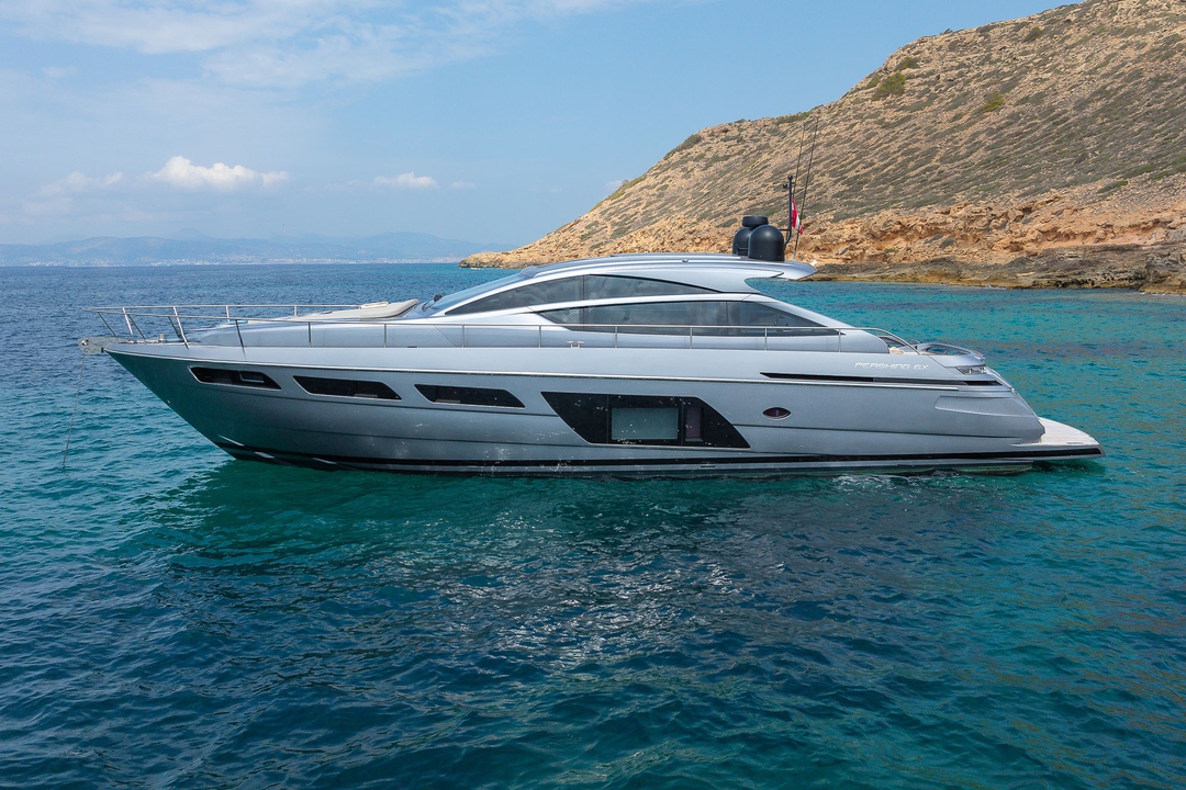 60' Pershing