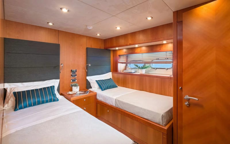108 ft Sunseeker