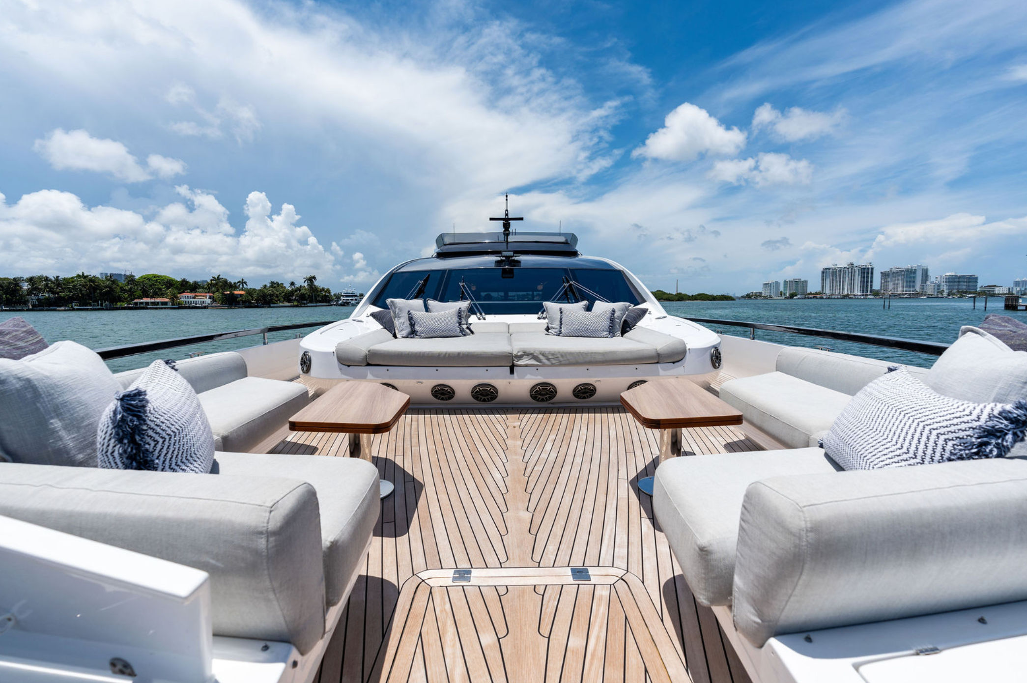 100ft Azimut “Rosa” w/ Beach Setup