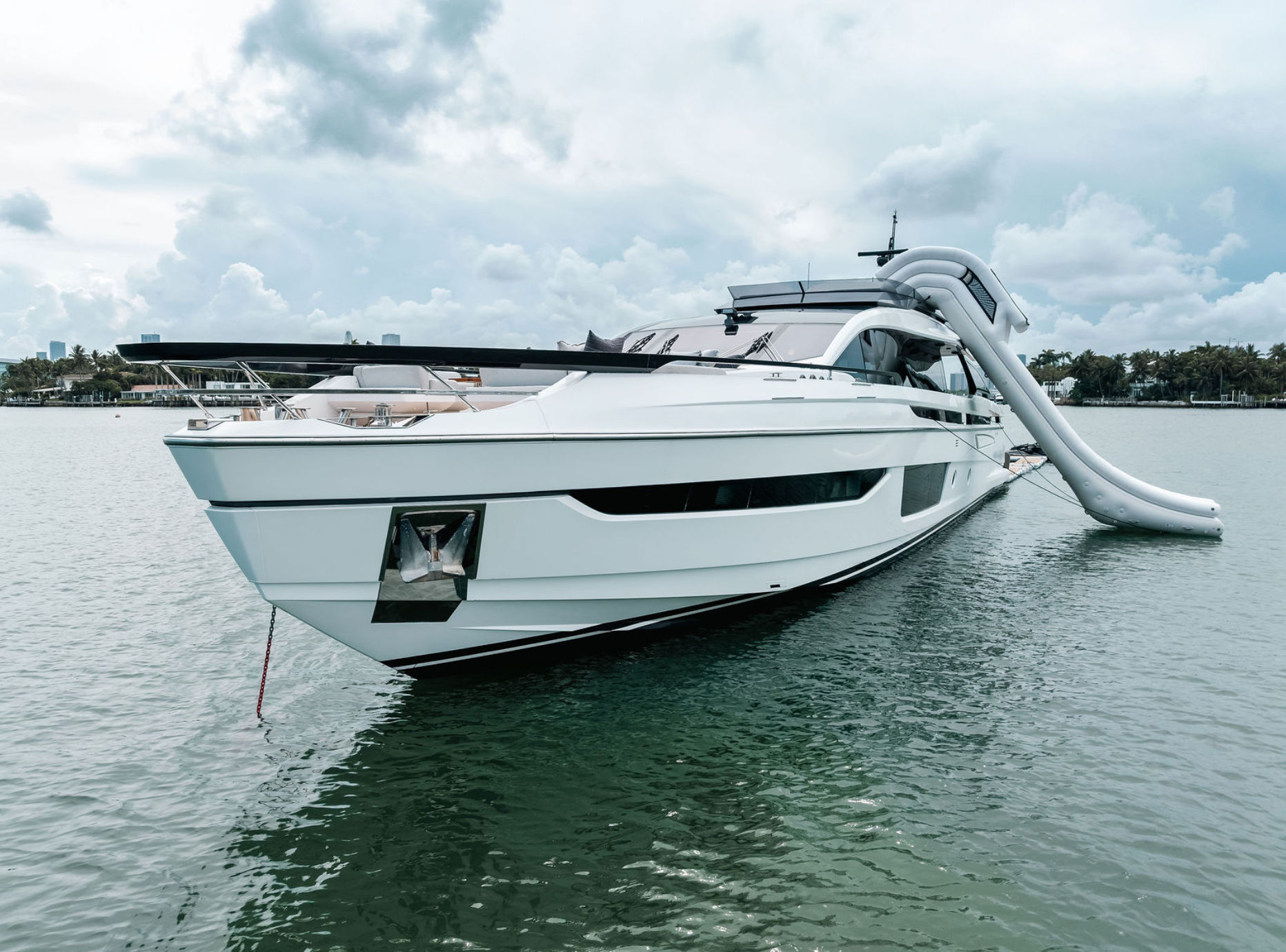 100ft Azimut “Rosa” w/ Beach Setup