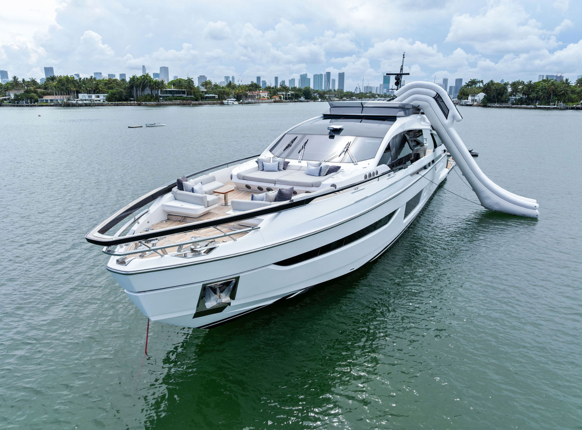 100ft Azimut “Rosa” w/ Beach Setup