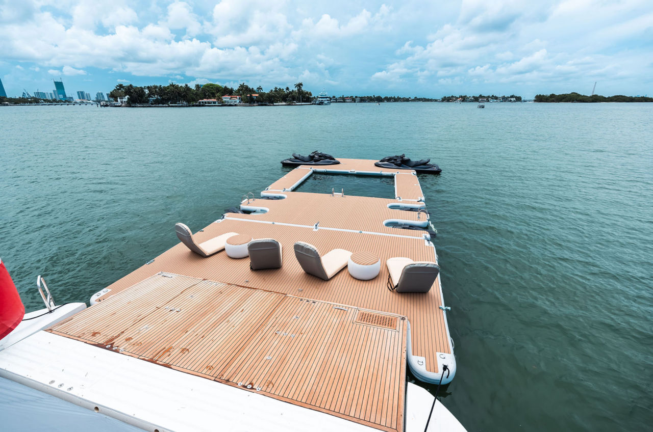 100ft Azimut “Rosa” w/ Beach Setup