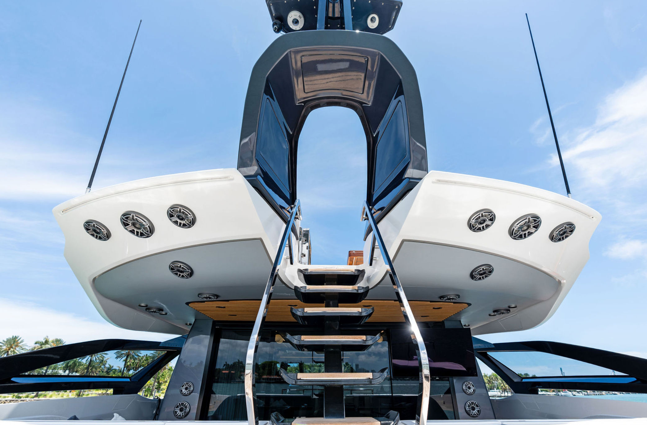 100ft Azimut “Rosa” w/ Beach Setup