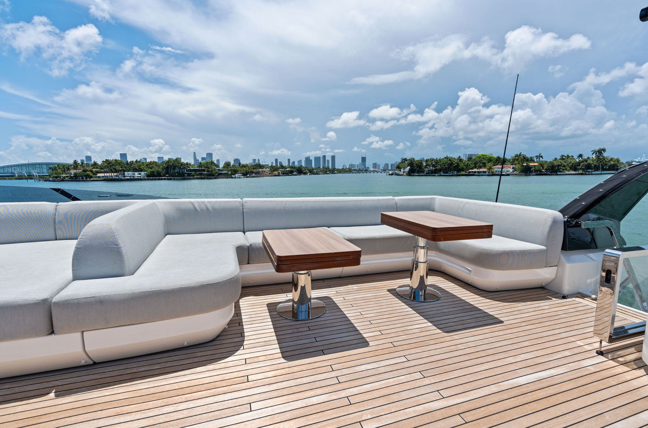 100ft Azimut “Rosa” w/ Beach Setup
