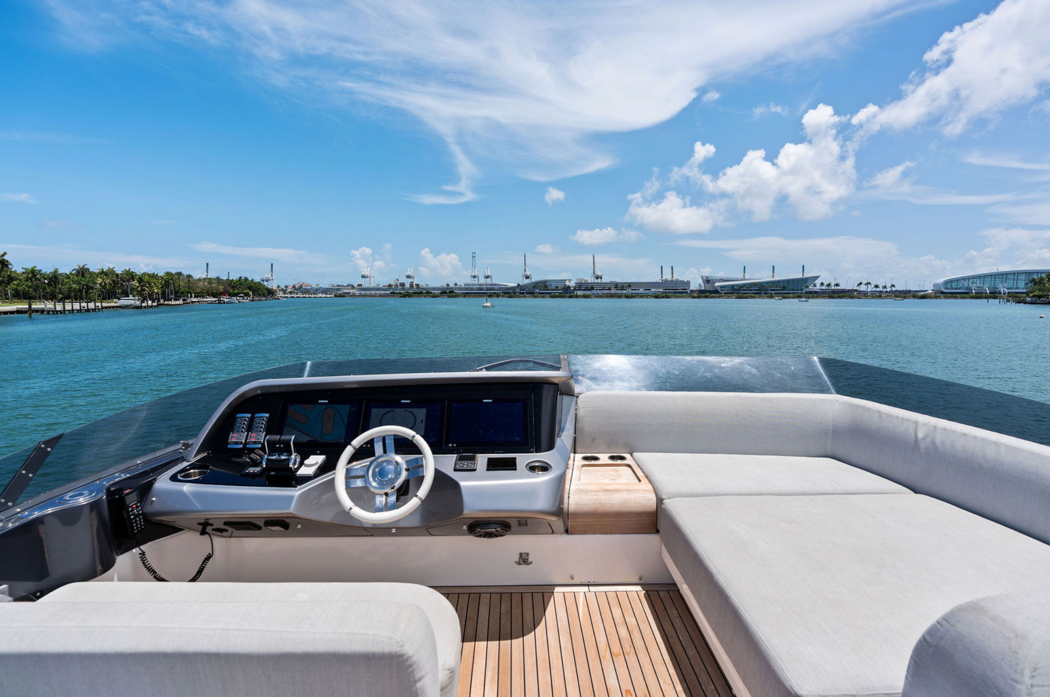 100ft Azimut “Rosa” w/ Beach Setup