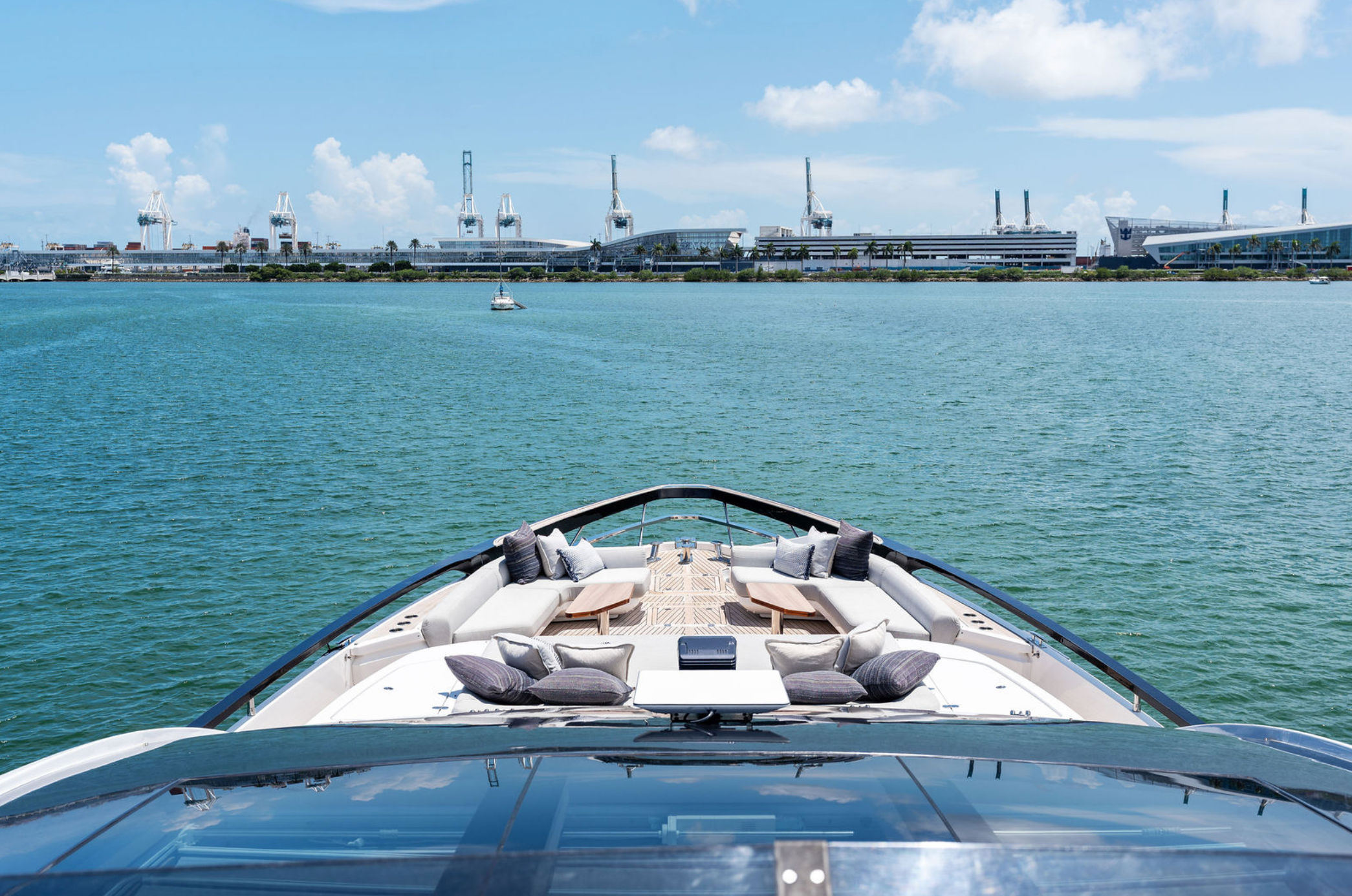100ft Azimut “Rosa” w/ Beach Setup