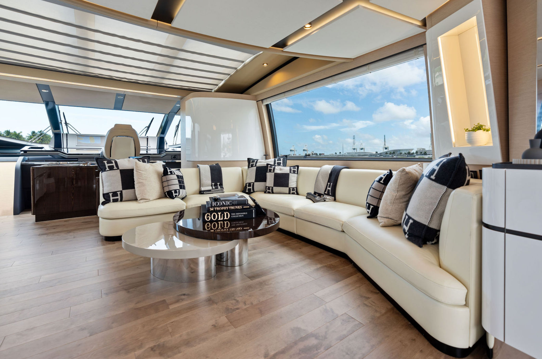 100ft Azimut “Rosa” w/ Beach Setup