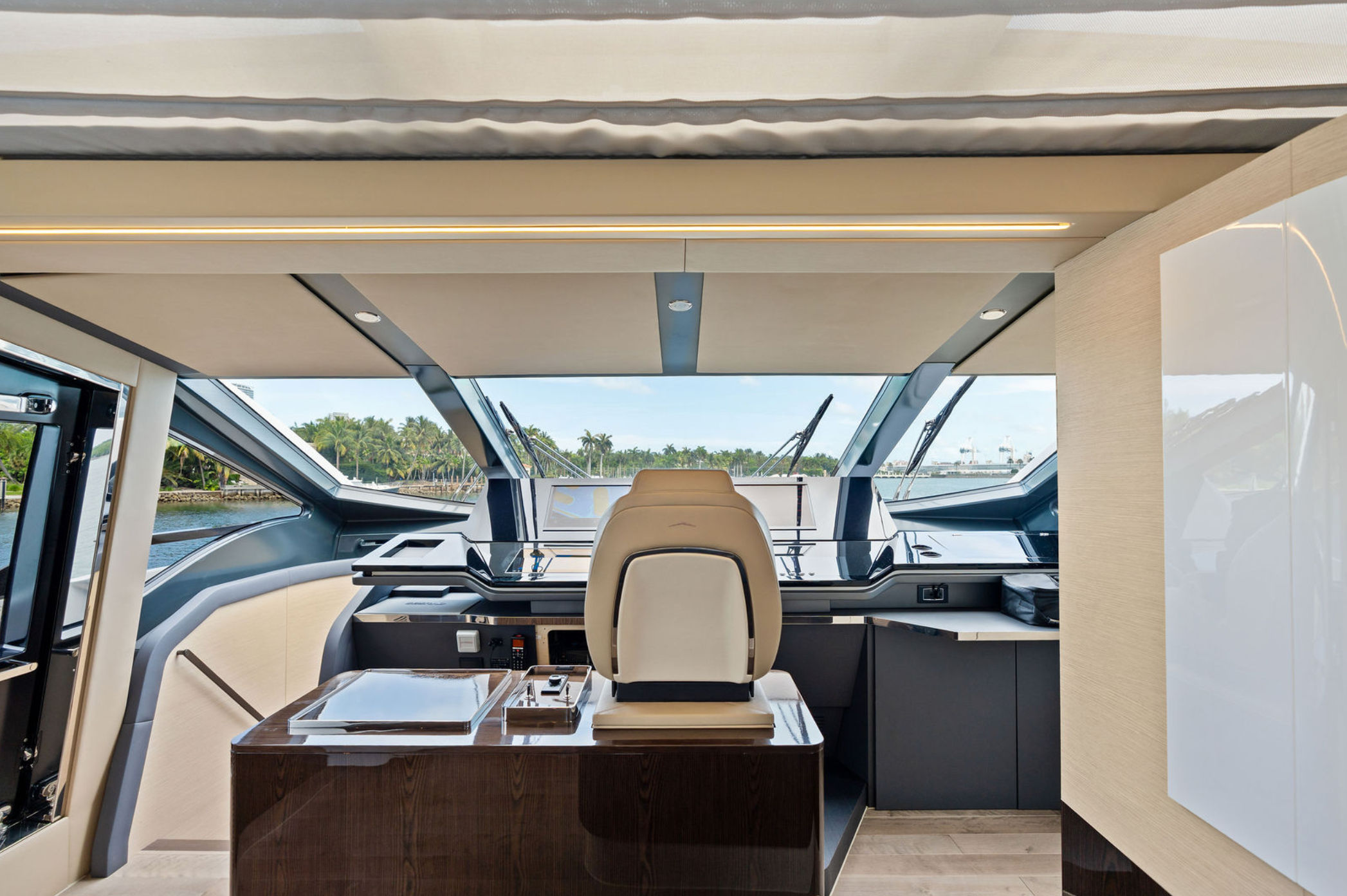 100ft Azimut “Rosa” w/ Beach Setup