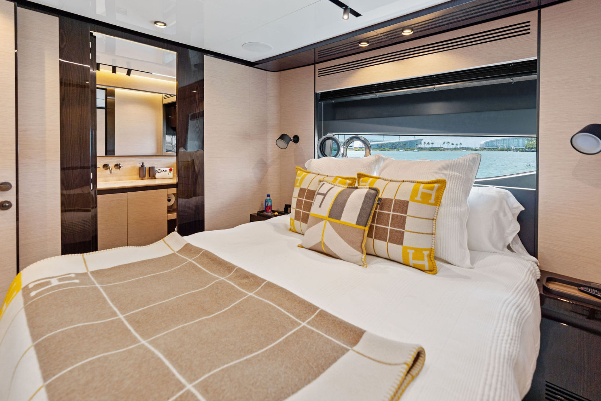 100ft Azimut “Rosa” w/ Beach Setup