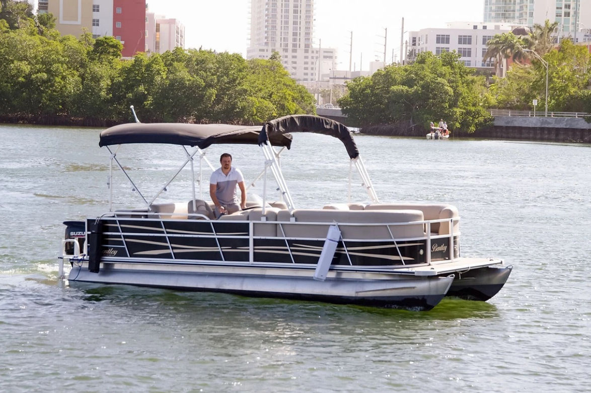 24ft Party Pontoons