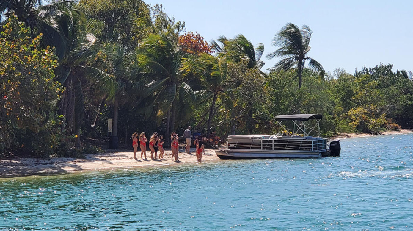 24ft Party Pontoons
