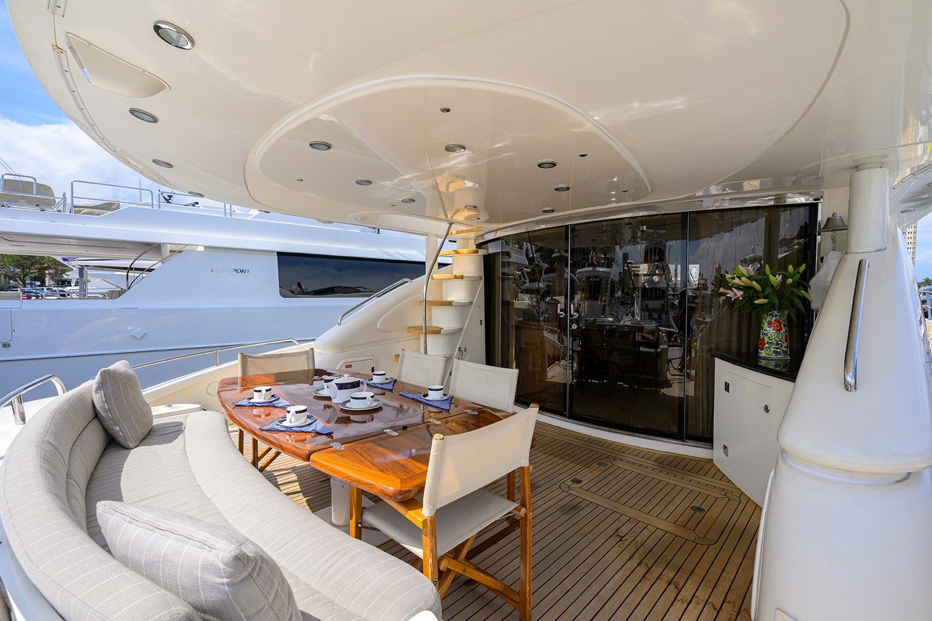 90ft Sunseeker Flybridge