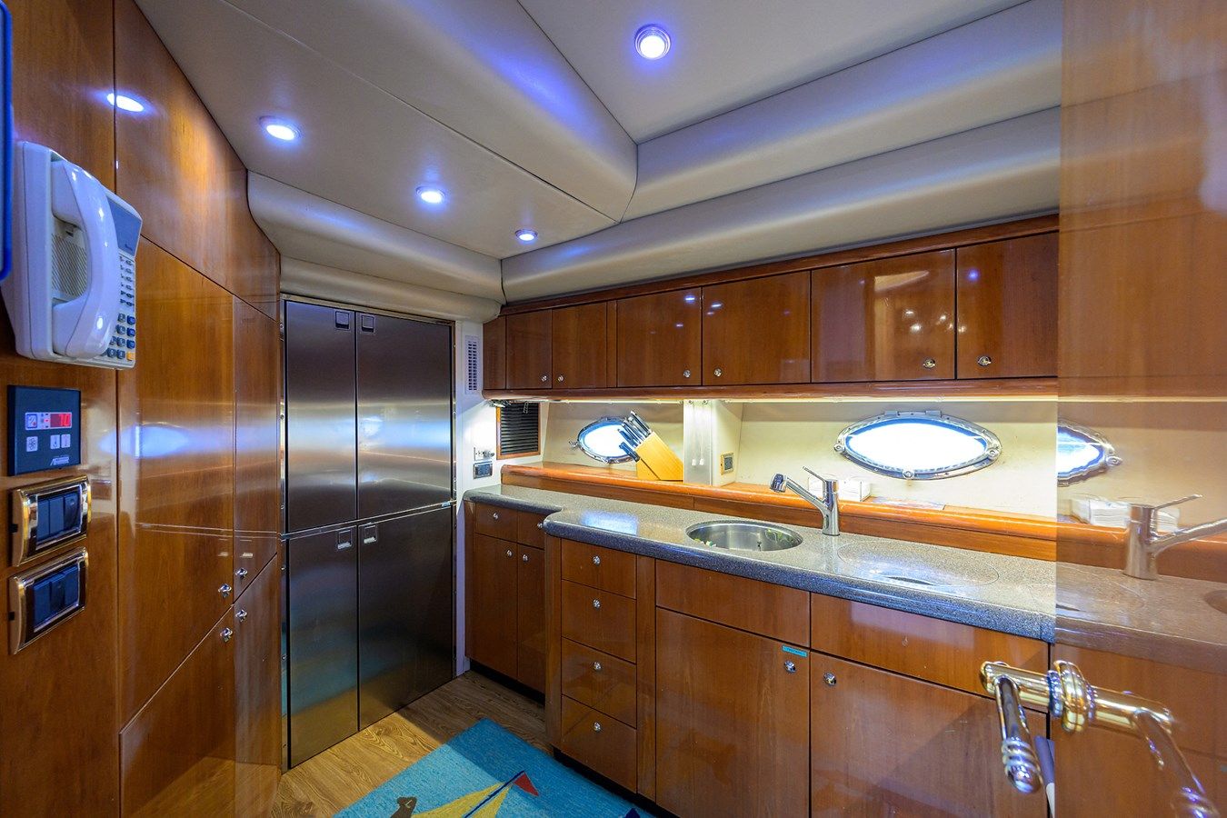 90ft Sunseeker Flybridge