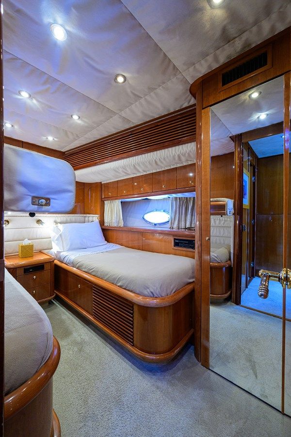 90ft Sunseeker Flybridge