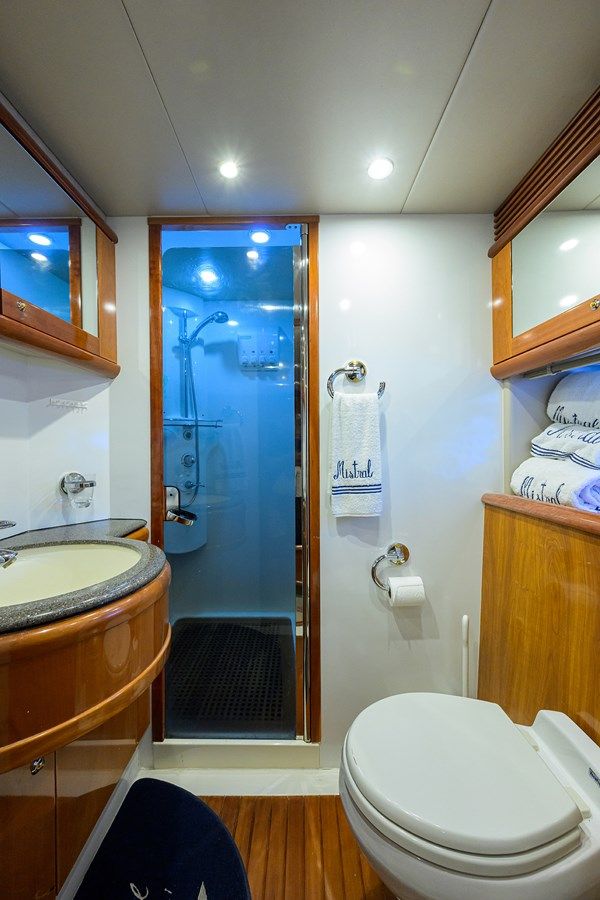90ft Sunseeker Flybridge
