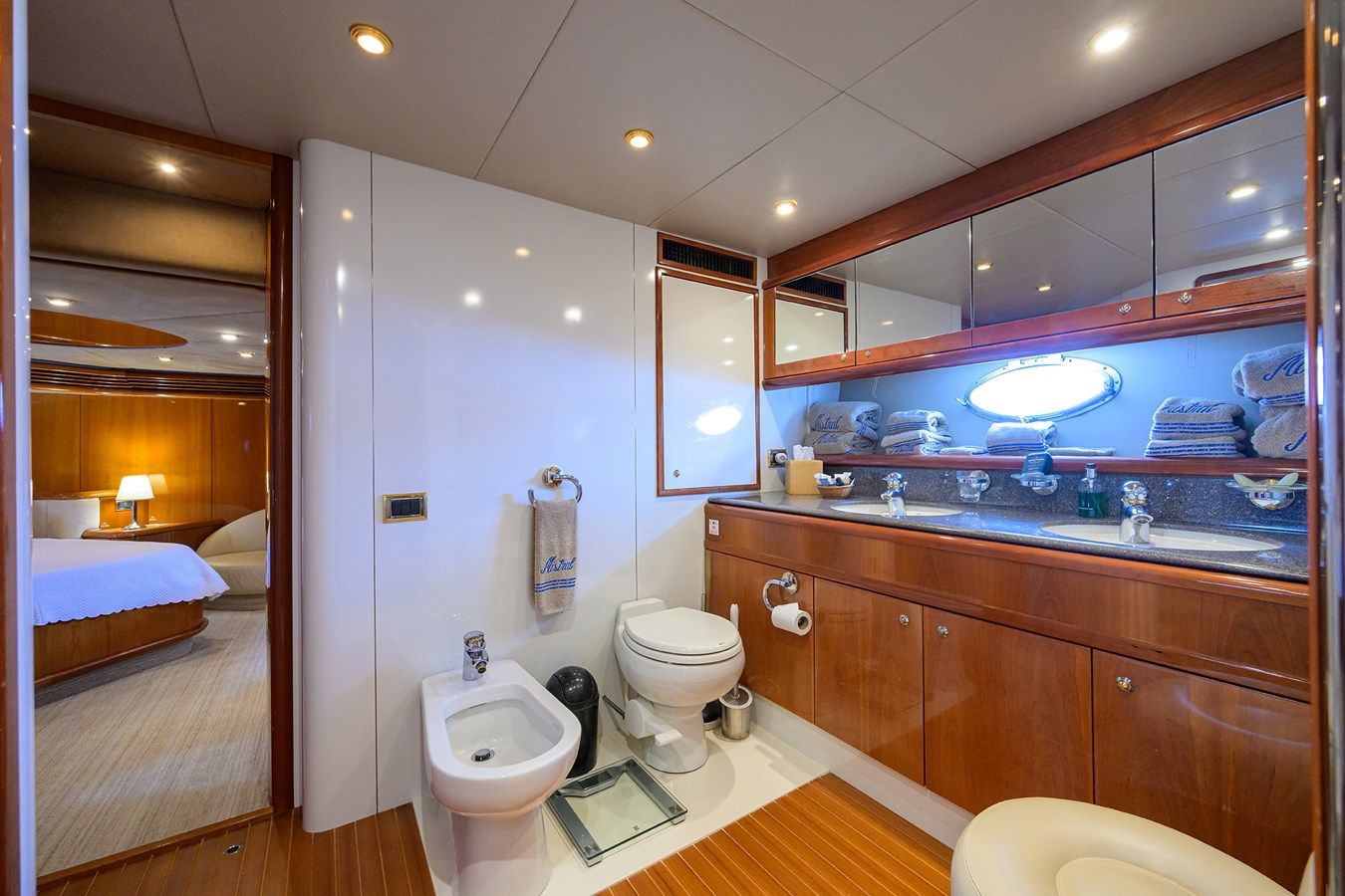 90ft Sunseeker Flybridge