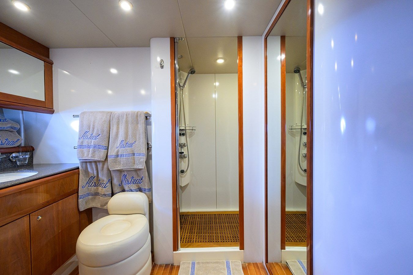 90ft Sunseeker Flybridge