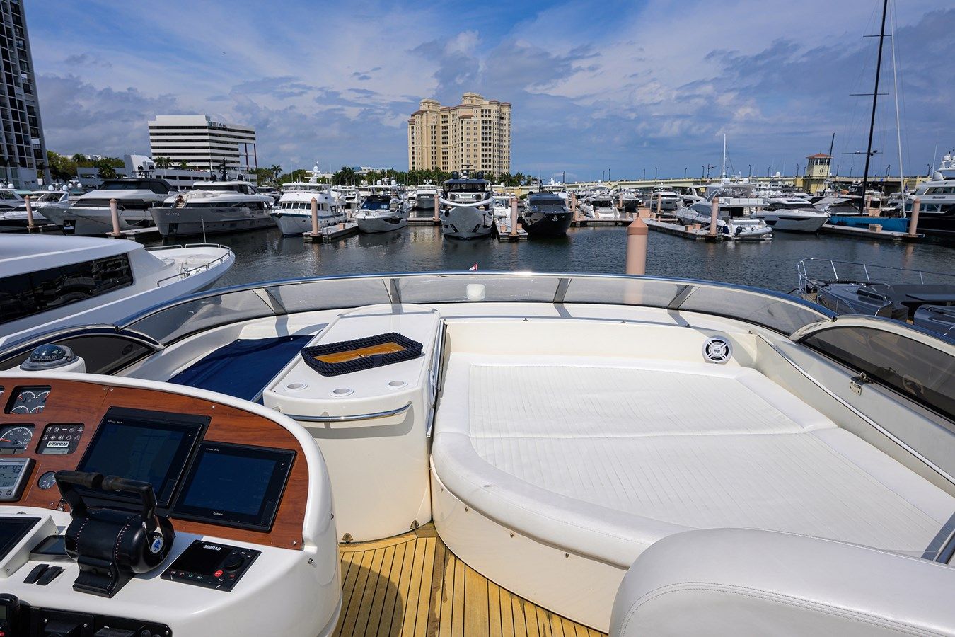 90ft Sunseeker Flybridge