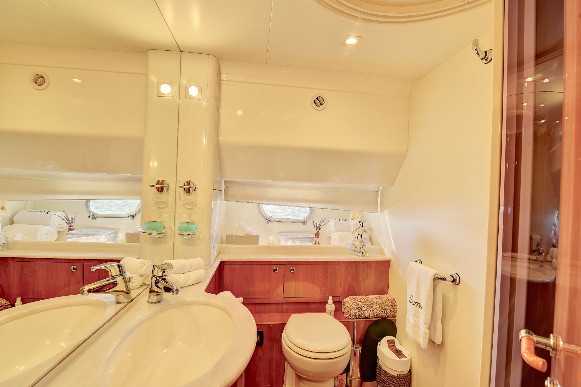75ft Ferretti