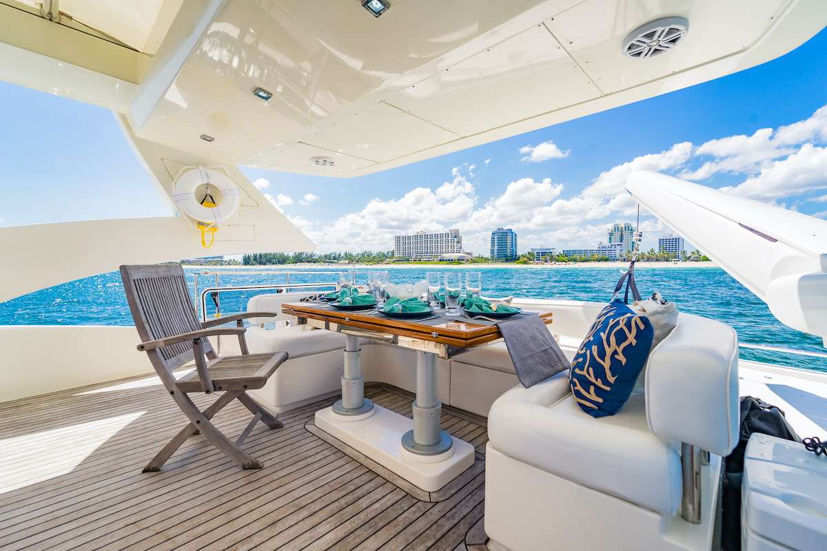 80ft Aicon