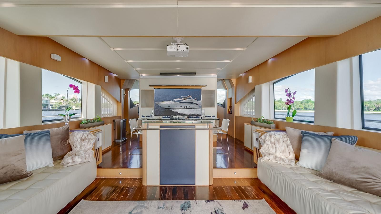 80ft Aicon