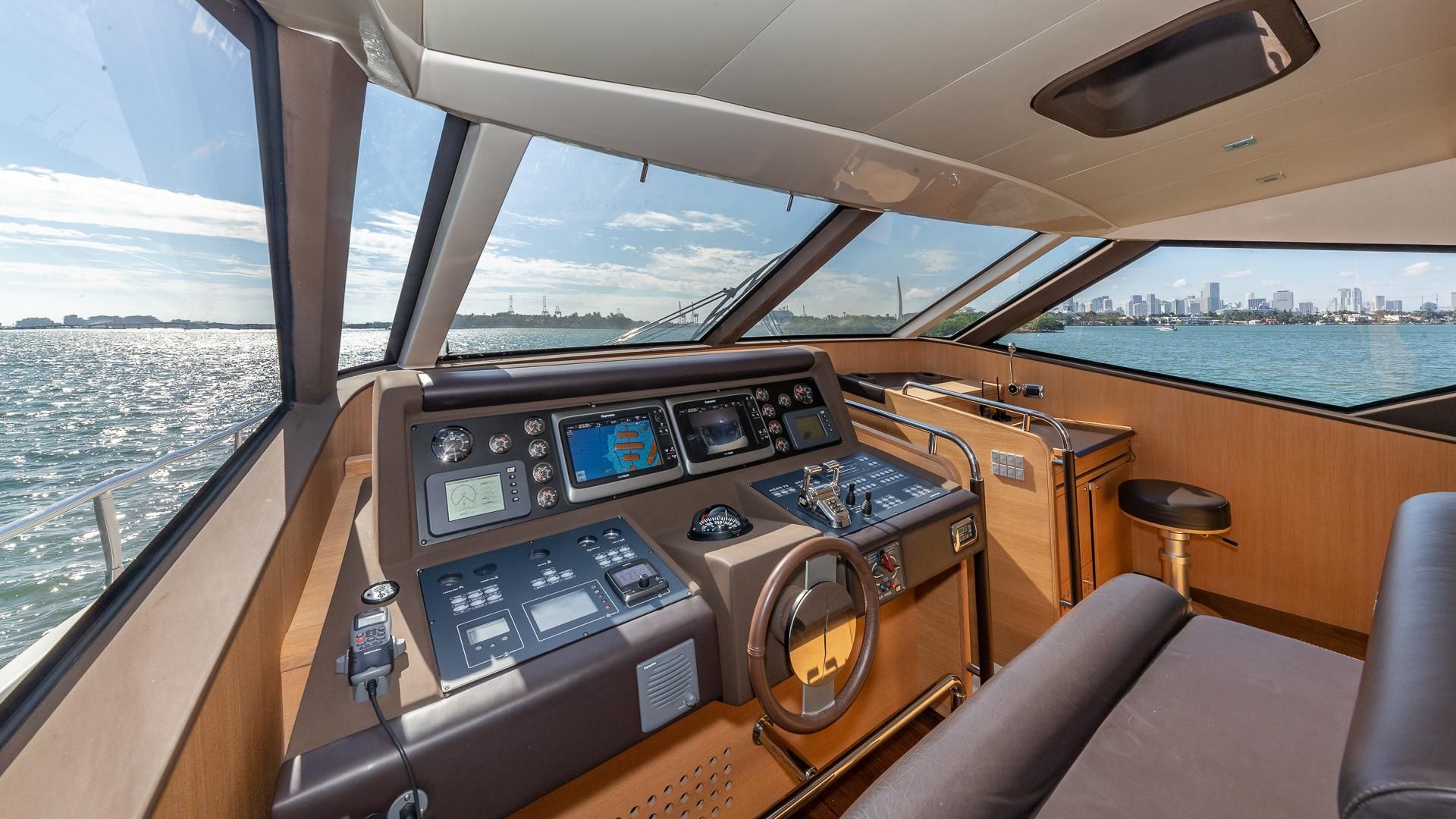 80ft Aicon