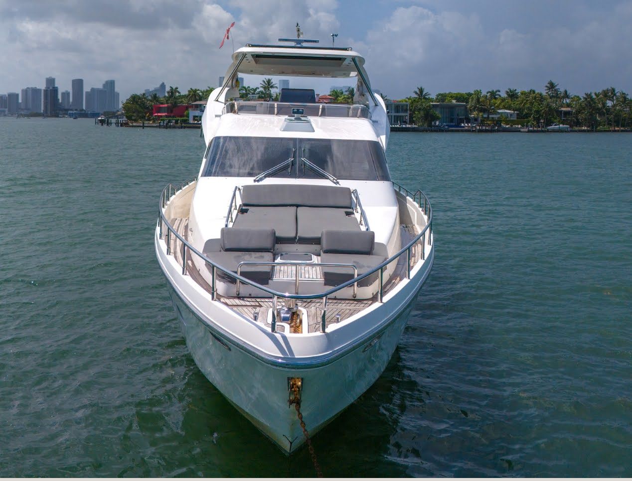 80ft Aicon