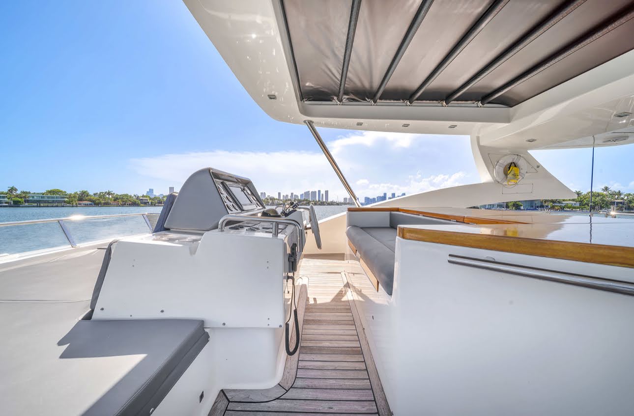 80ft Aicon
