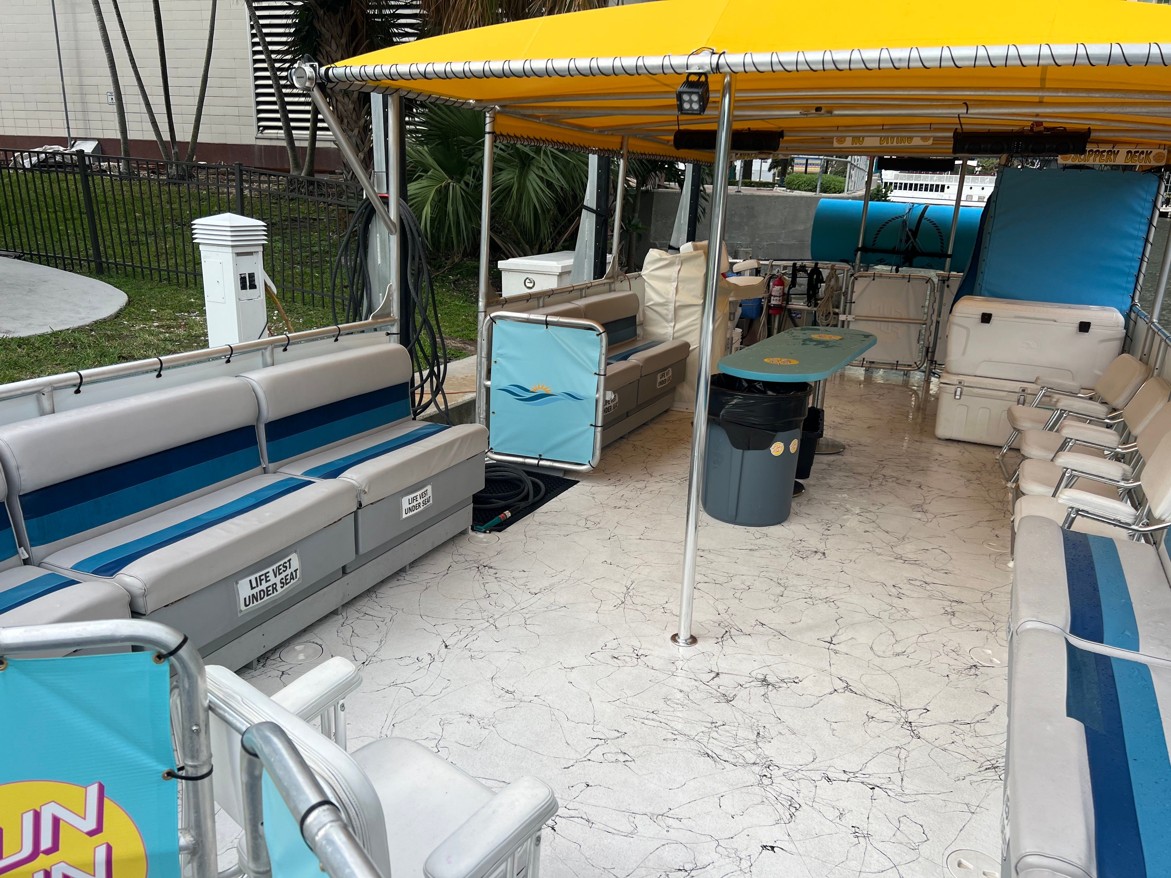 32ft Pontoon