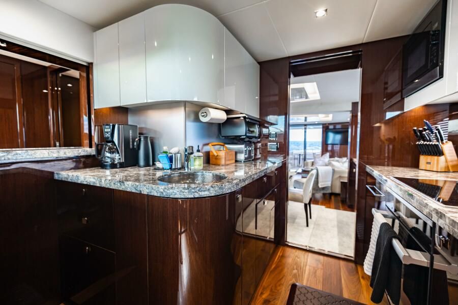 86ft (26.21 m) Sunseeker