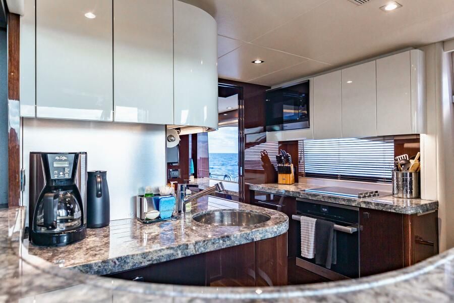 86ft (26.21 m) Sunseeker