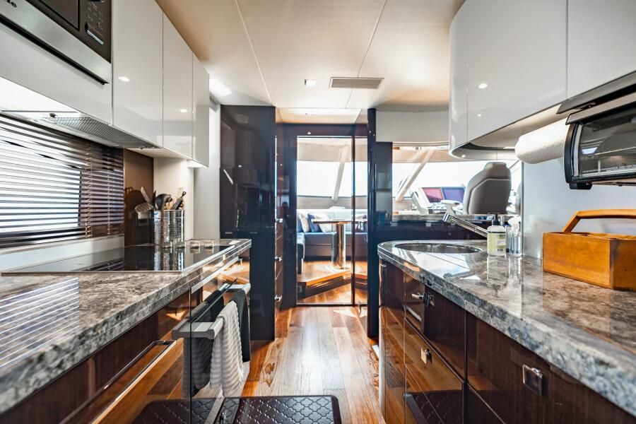 86ft (26.21 m) Sunseeker