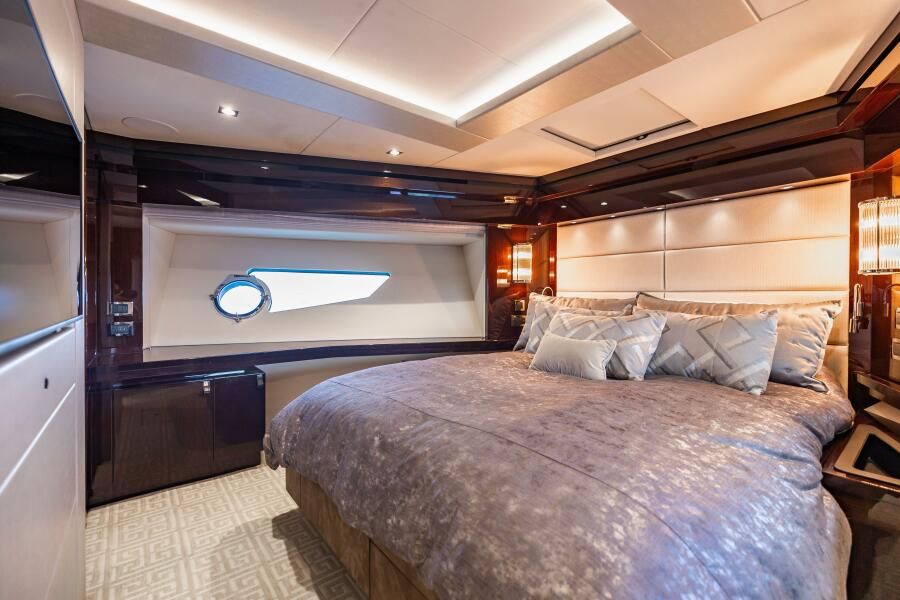 86ft (26.21 m) Sunseeker