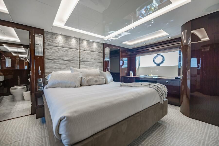 86ft (26.21 m) Sunseeker