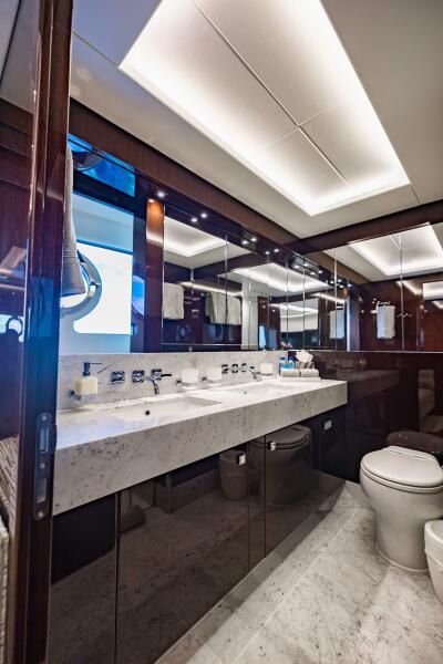 86ft (26.21 m) Sunseeker