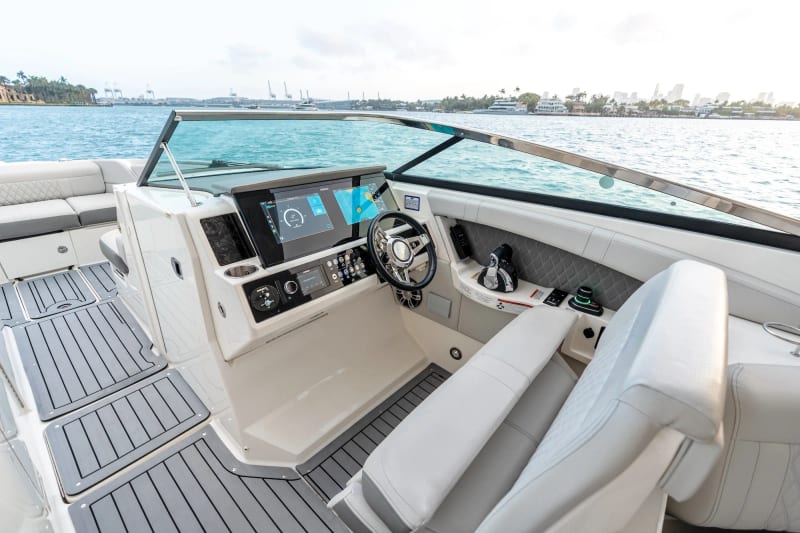 35 ft Sea Ray