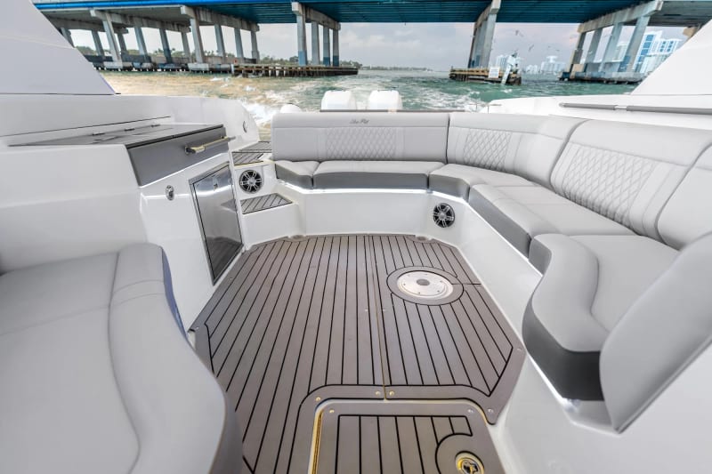 35 ft Sea Ray