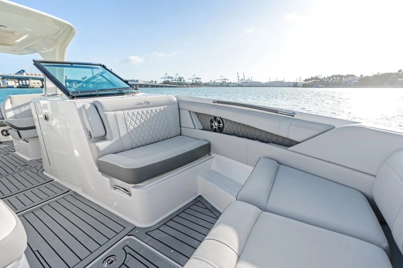 35 ft Sea Ray