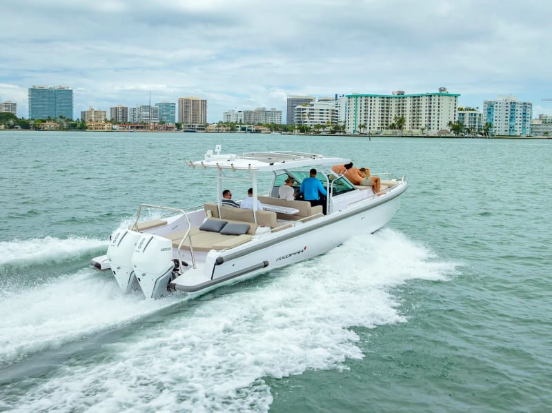 37 ft Axopar