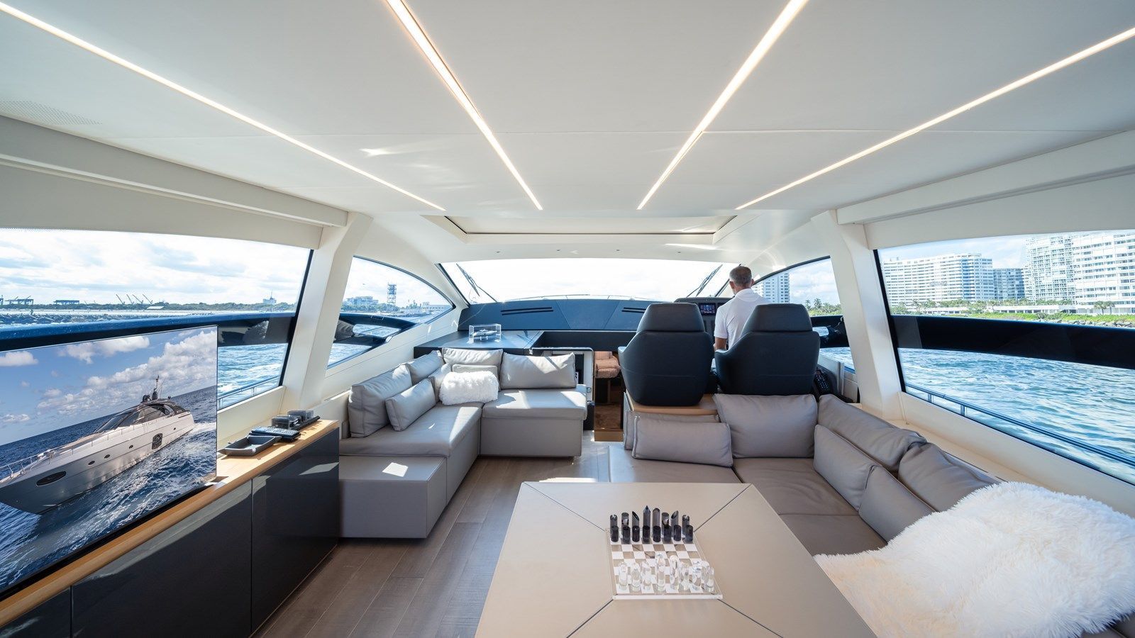 70ft Pershing LIQUID