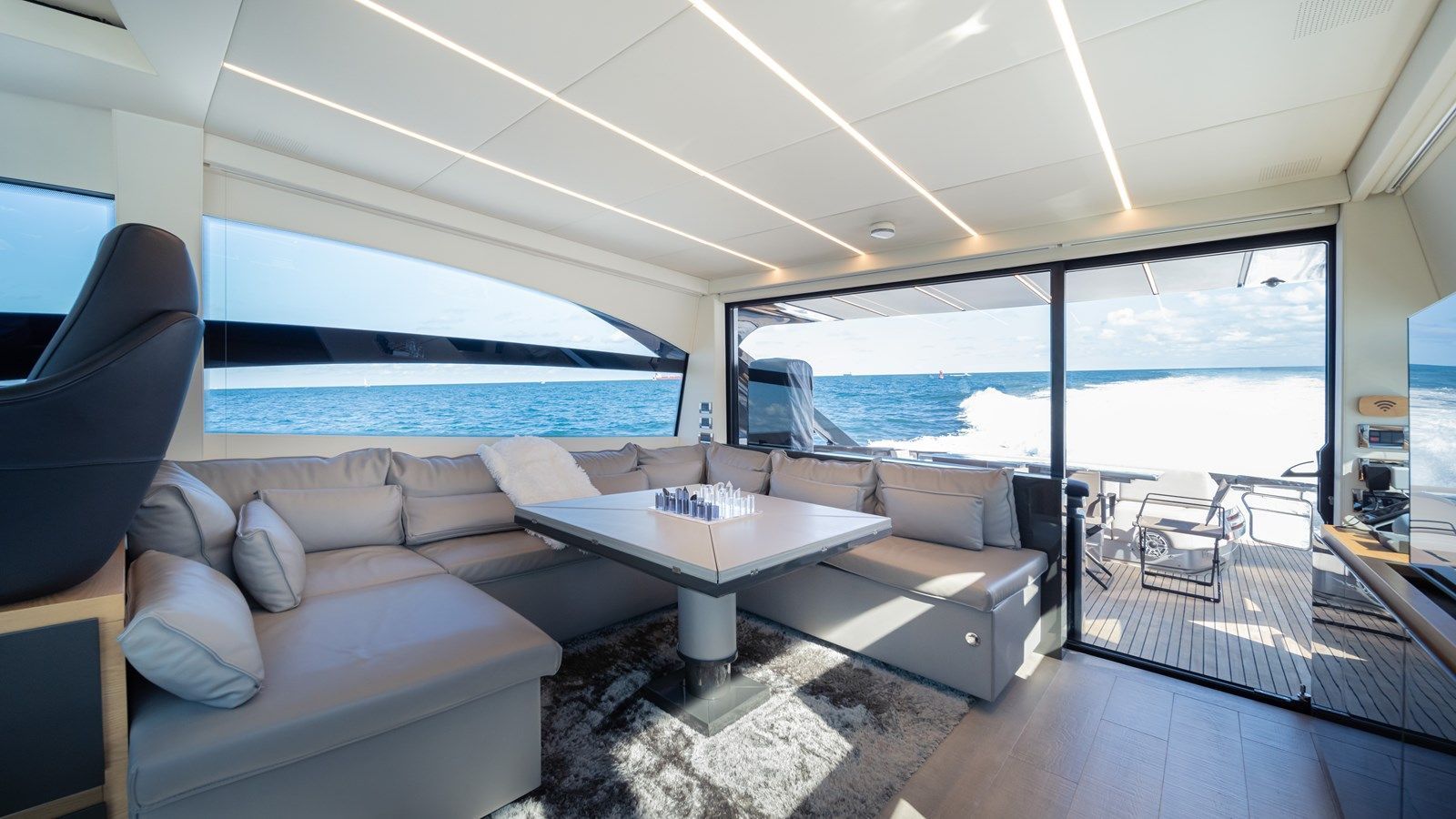 70ft Pershing LIQUID