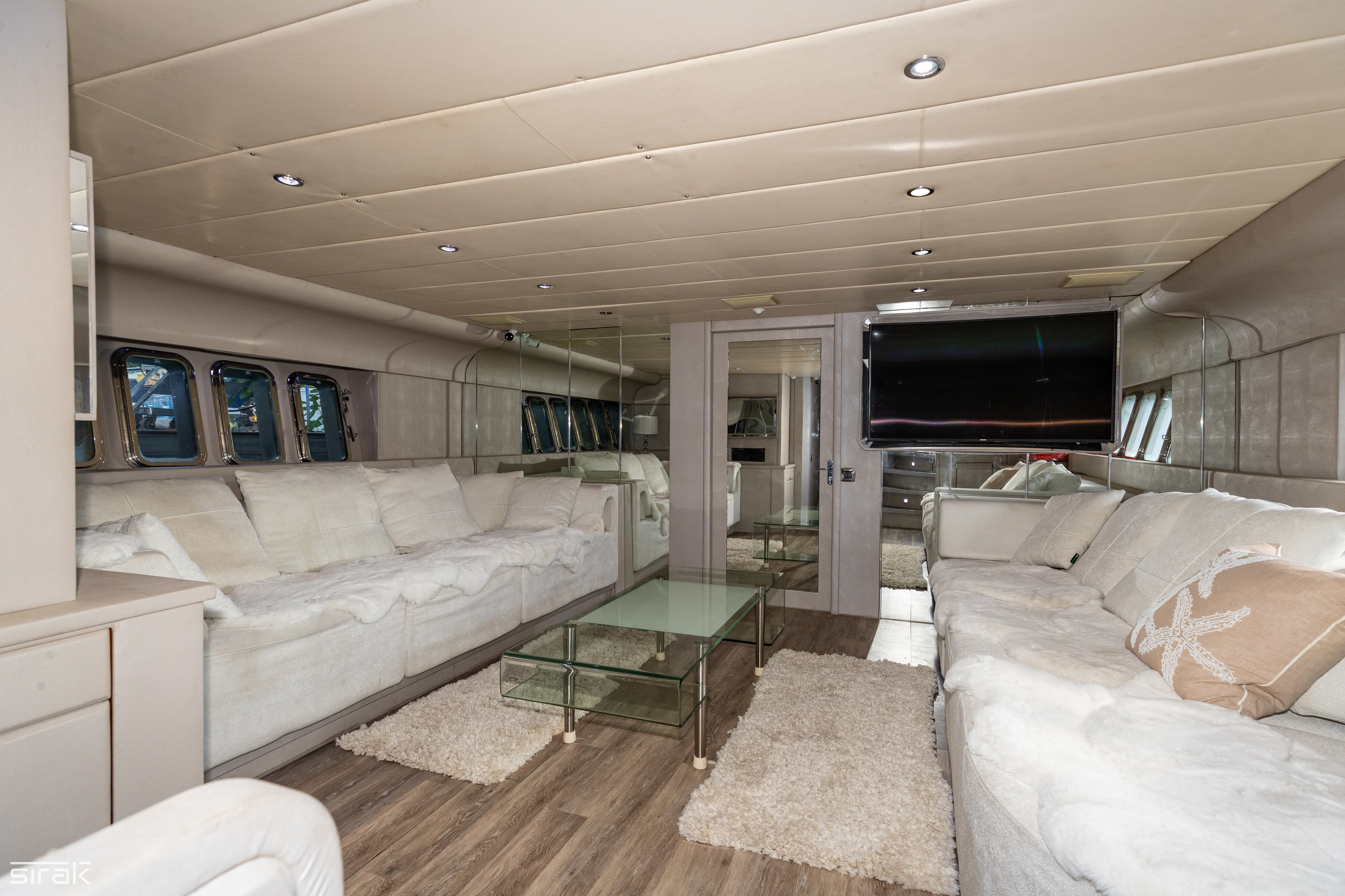 92ft Leopard w/ Jacuzzi & Club