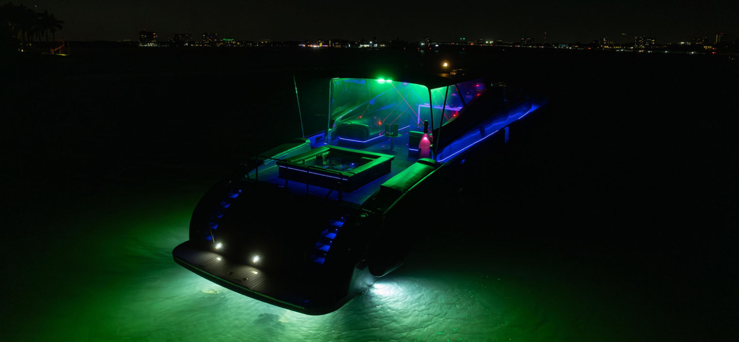 92ft Leopard w/ Jacuzzi & Club