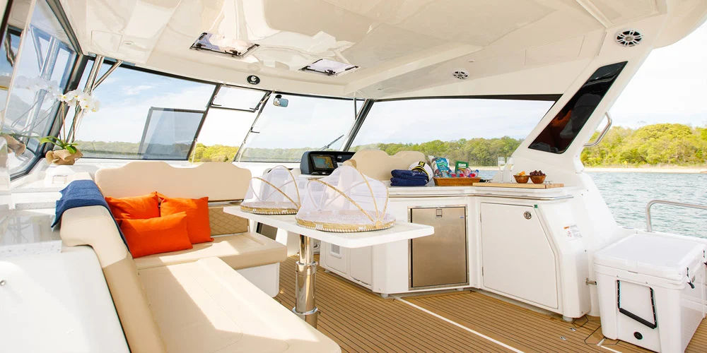 36ft 2021 Aquila Catamaran + Seabob