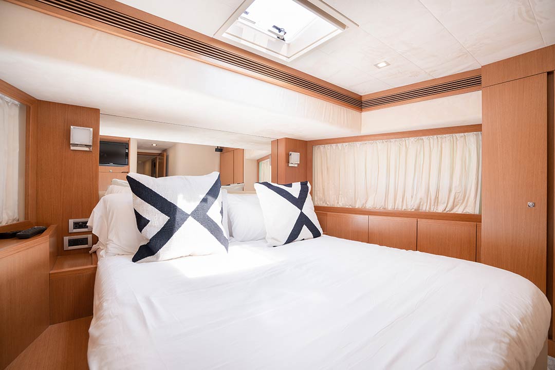 80ft Ferretti