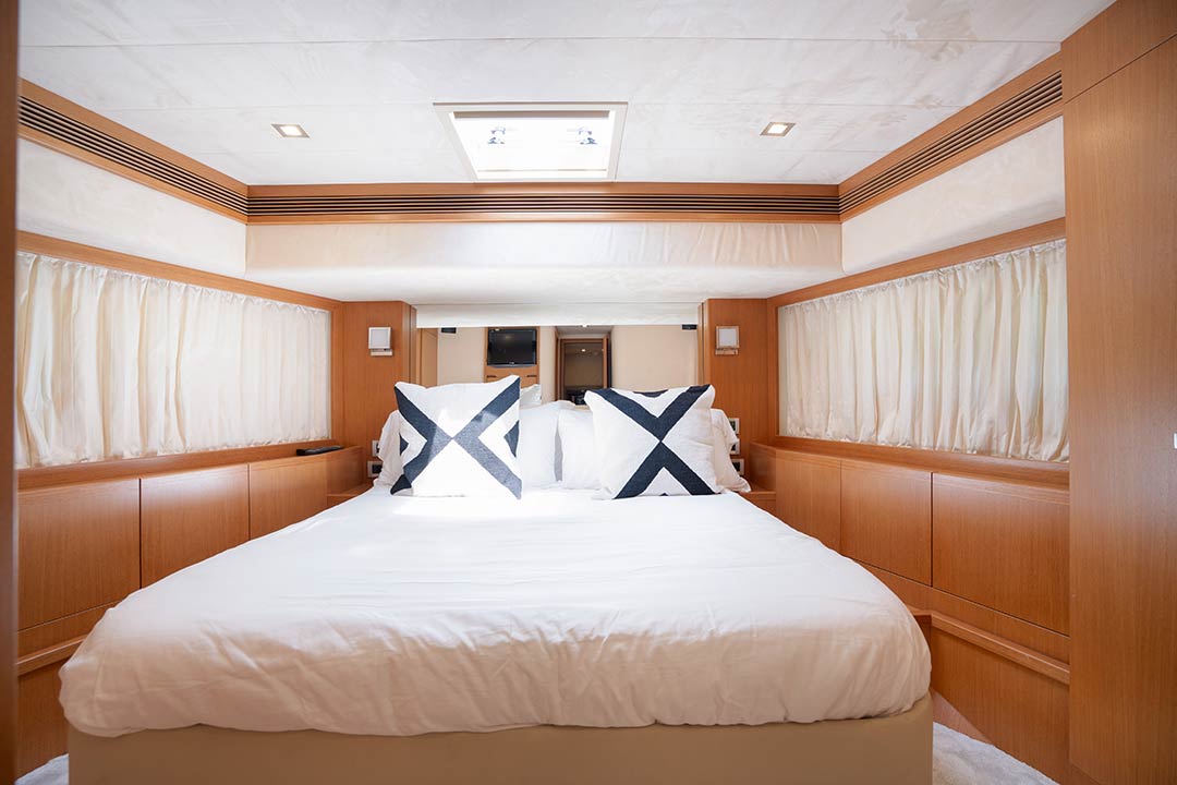 80ft Ferretti