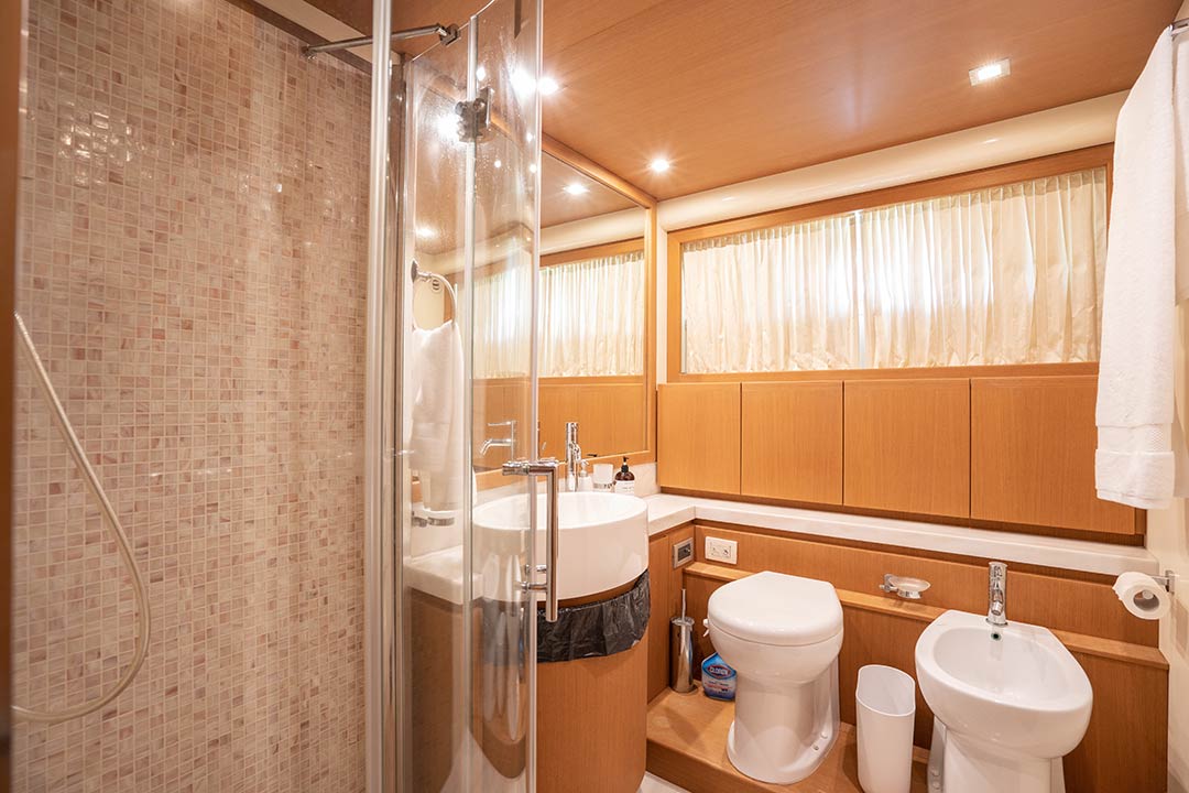 80ft Ferretti