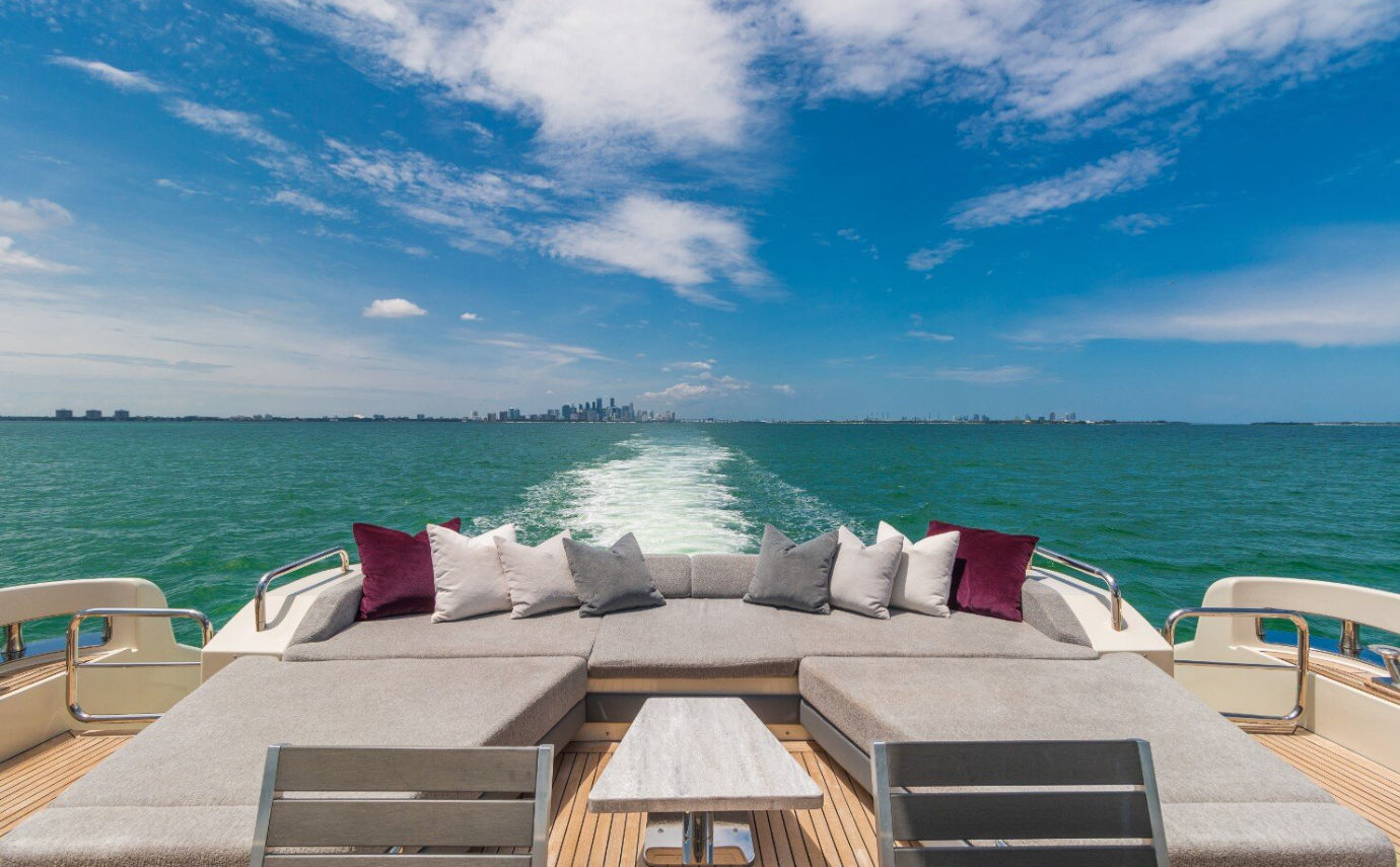 103ft Luxury Azimut w/ Toy